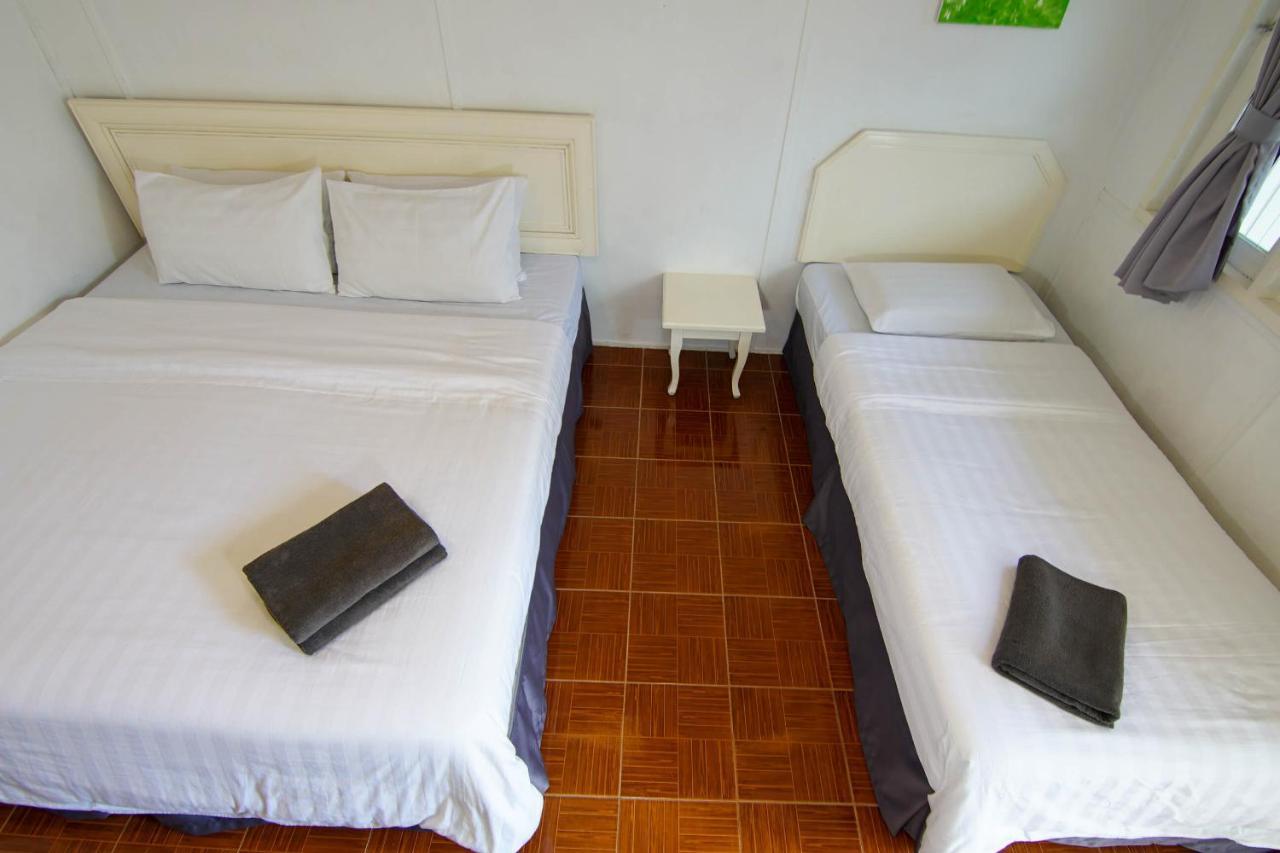 Готель Vagary Pangkor Pekan Pangkor Екстер'єр фото