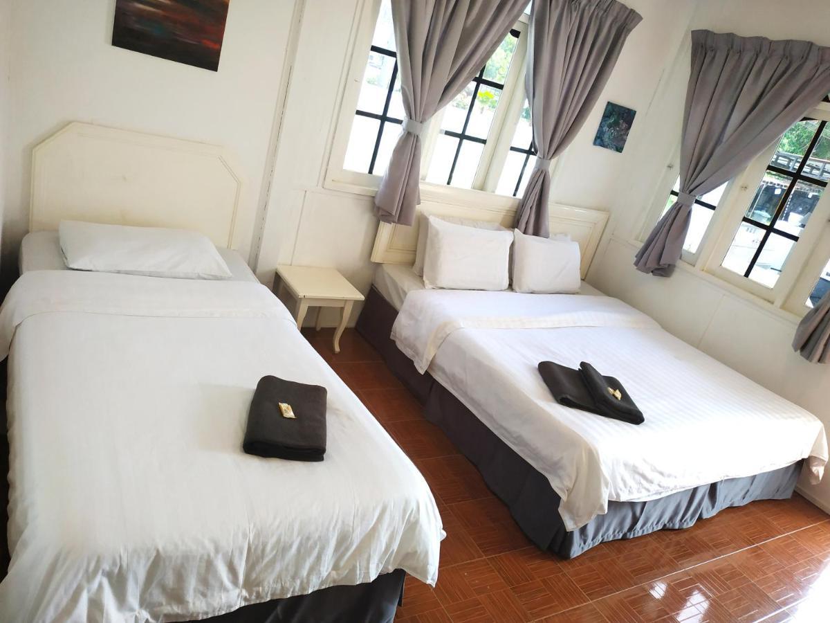 Готель Vagary Pangkor Pekan Pangkor Екстер'єр фото