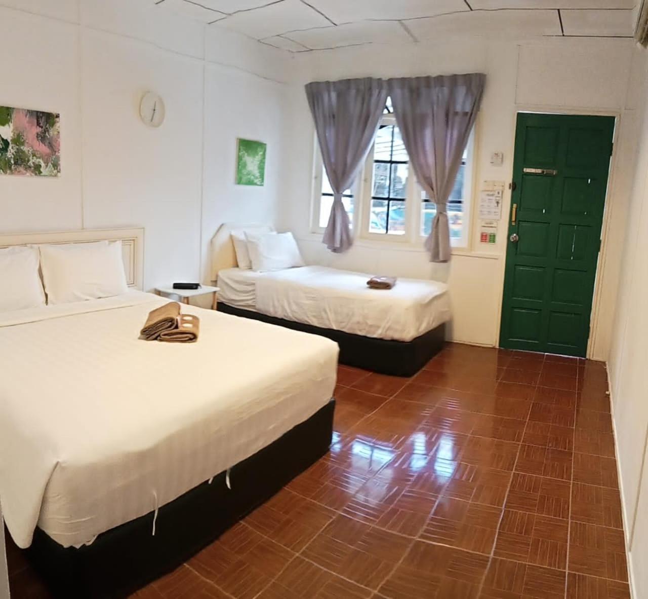 Готель Vagary Pangkor Pekan Pangkor Екстер'єр фото